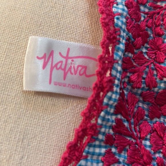 Beautiful Nativa Embroidered Dress made in Mexico - Picture 8 of 9